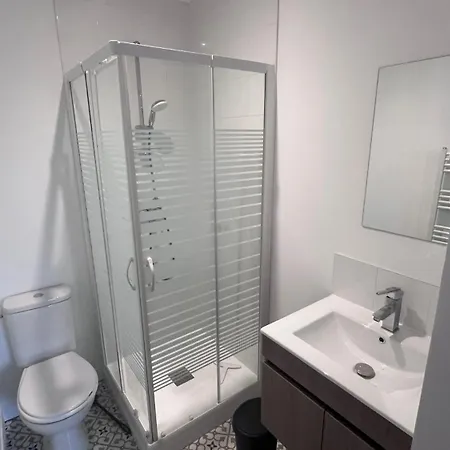 Chambre Avec Sdb + Wc Privatifs Dans Maison 114 M2 Avec Cour Ubytování v soukromí