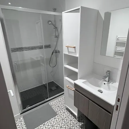 Chambre Avec Sdb + Wc Privatifs Dans Maison 114 M2 Avec Cour Habitación en casa particular *