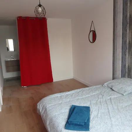Chambre Avec Sdb + Wc Privatifs Dans Maison 114 M2 Avec Cour Ubytování v soukromí Le Mans